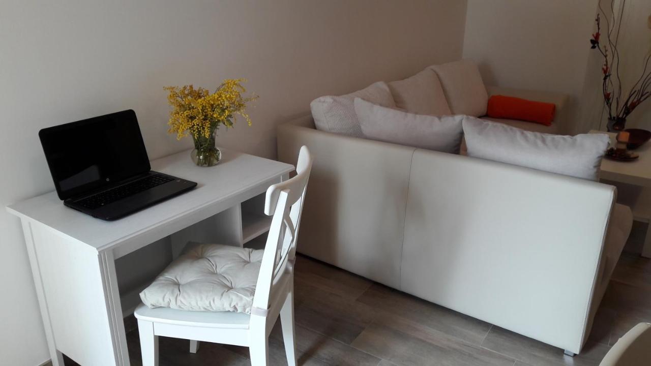 Apartment Nena- Apartman Sa Posebnim Ulazom U Prizemlju, Terasom I Zelenom Okucnicom Rakotule Exterior photo
