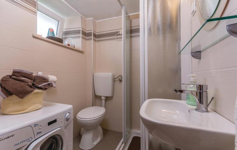 Apartment Nena- Apartman Sa Posebnim Ulazom U Prizemlju, Terasom I Zelenom Okucnicom Rakotule Exterior photo